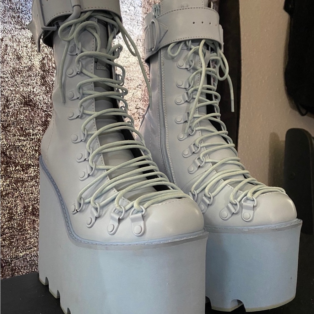 Dollskill Sugar Thrillz Pastel Blue Traitor Boots